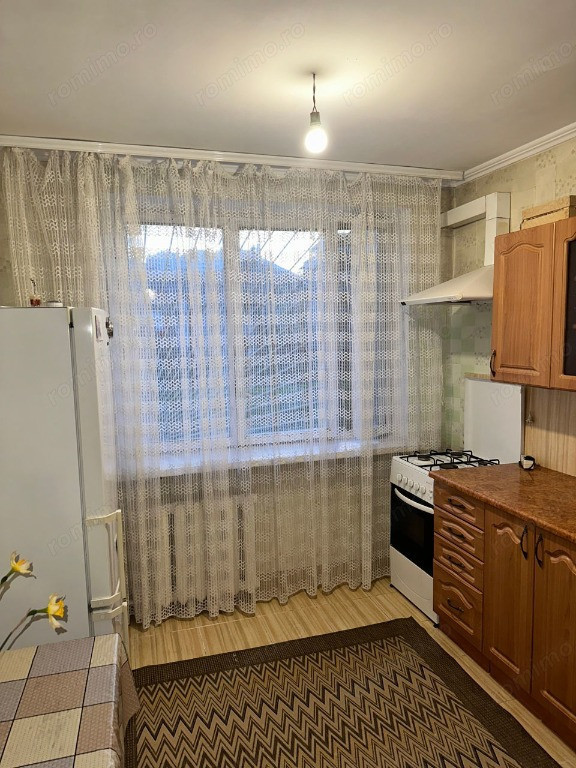 Garsoniera - detine centrala termica - Calea Victoriei - Rom