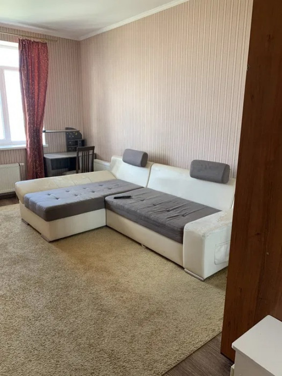 3 Camere zona Gorjului