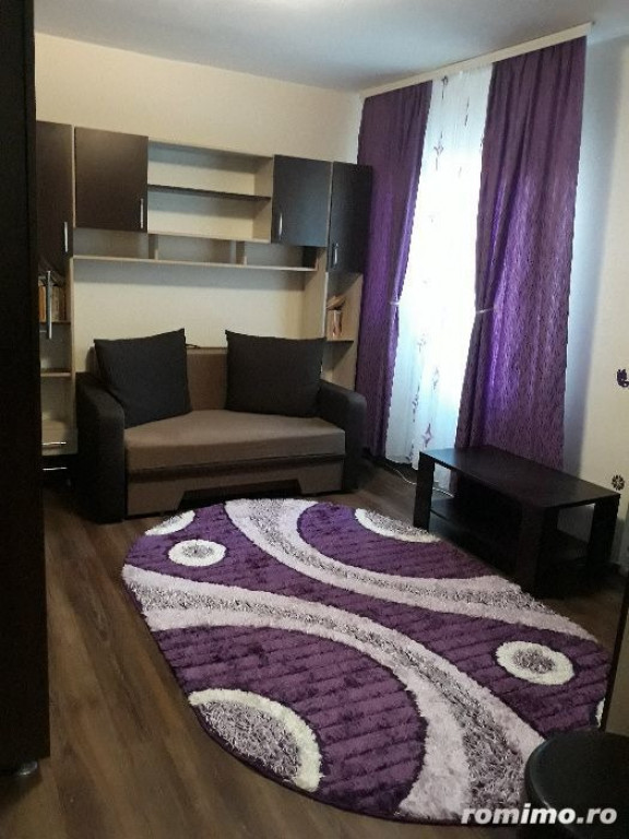 Garsoniera zona Republica