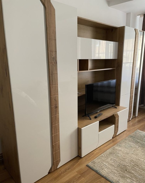 Garsoniera de inchiriat zona Universitate