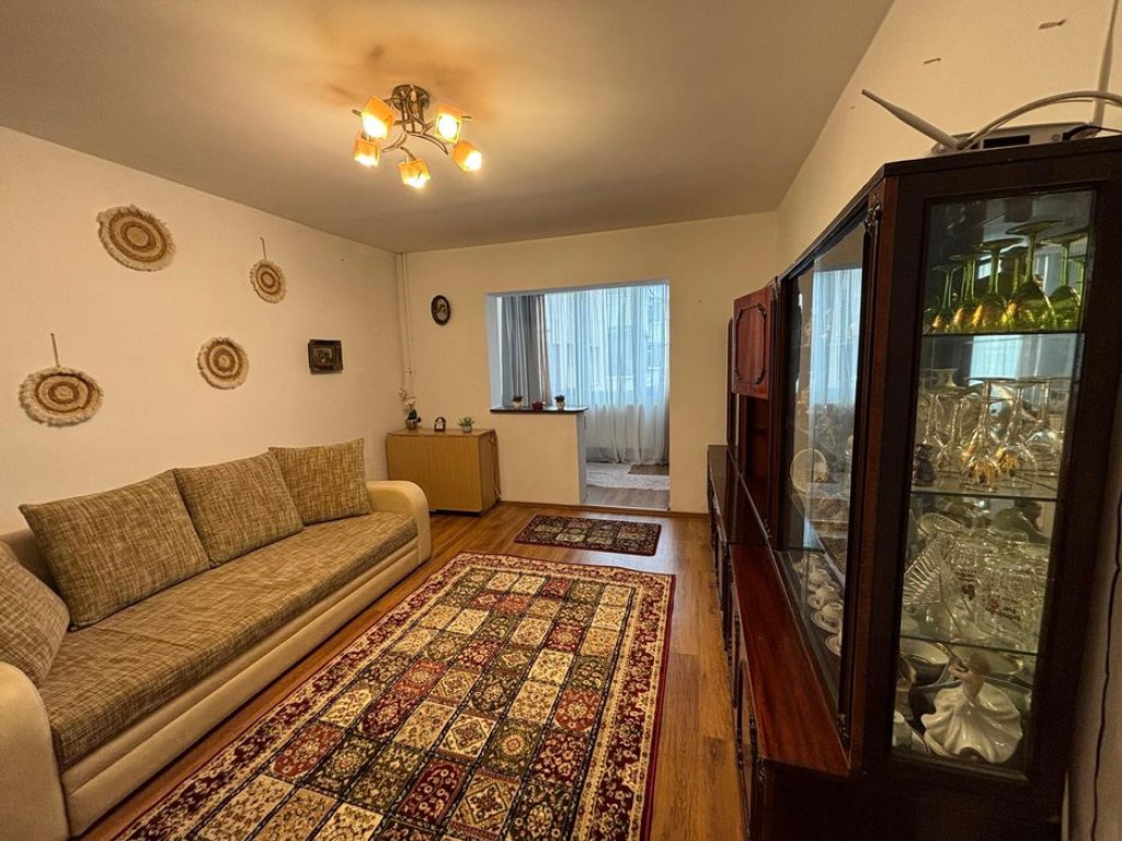 Apartament 3 camere Tractorul