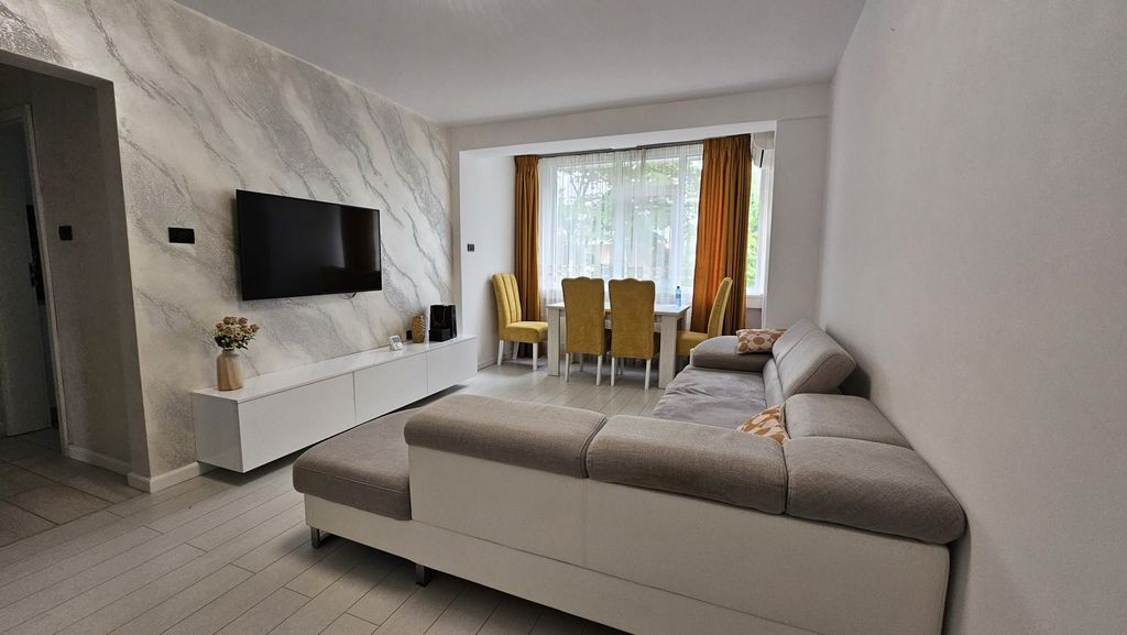 Apartament 3 camere – Centru, Str. Domneasca (langa Hot...