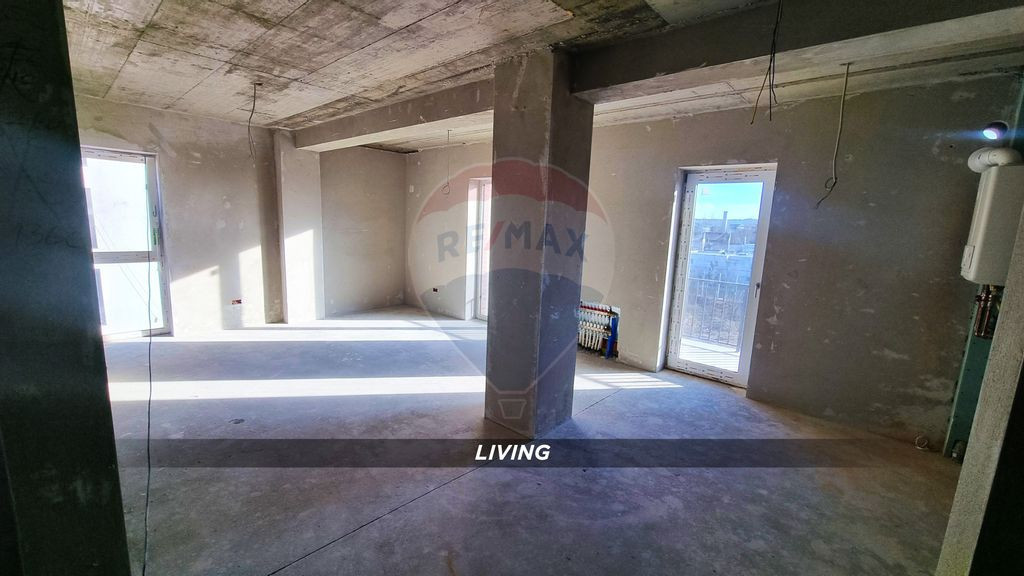 APARTAMENT cu 3 camere DE VÂNZARE în zona Orasul Vechi ...