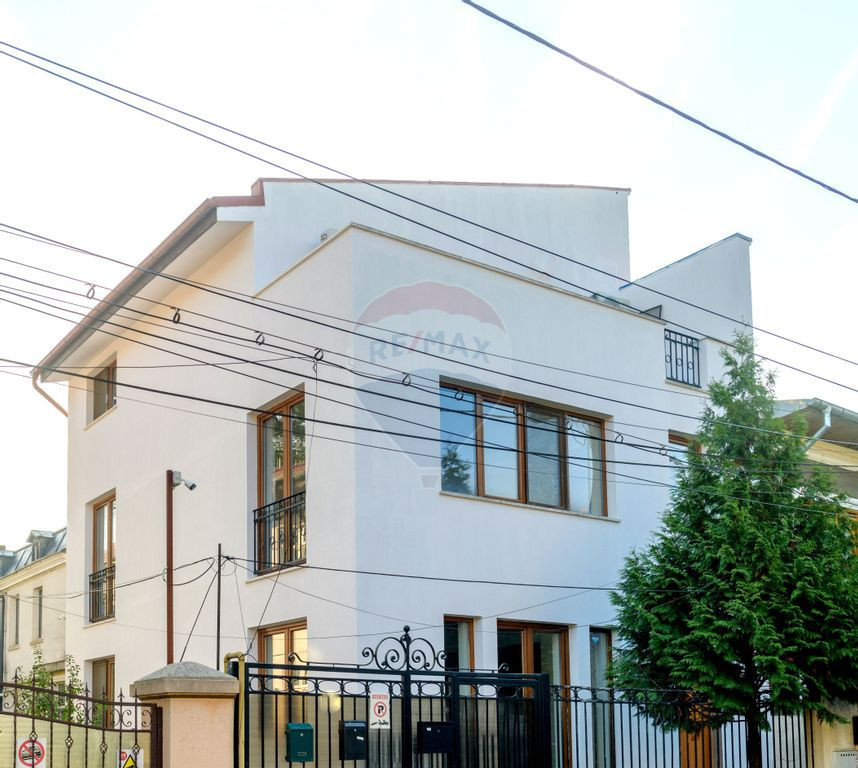 Vilă cu 4-5 Camere în Floreasca | Ideală pentru Rezide...