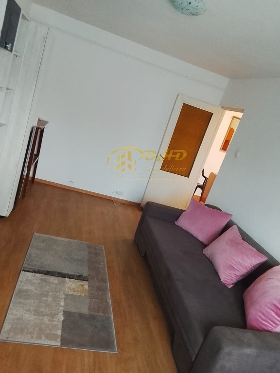 Apartament 2 camere decomandat in Podul de Fier