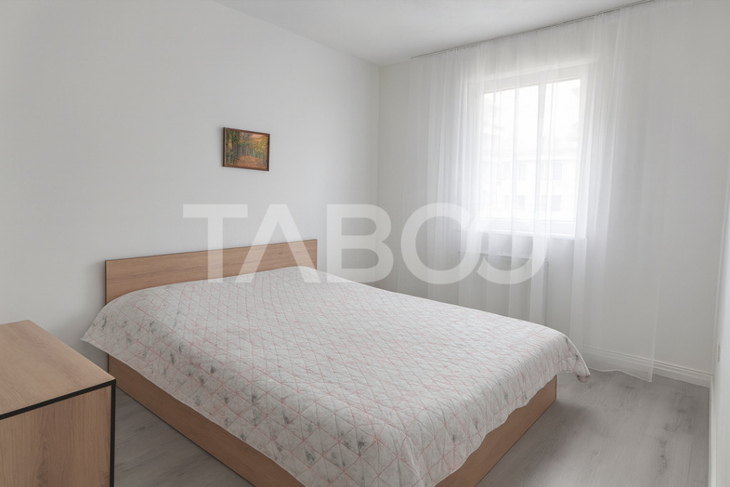 Apartament 3 camere decomandate 85 mp parter 2 balcoane Stej