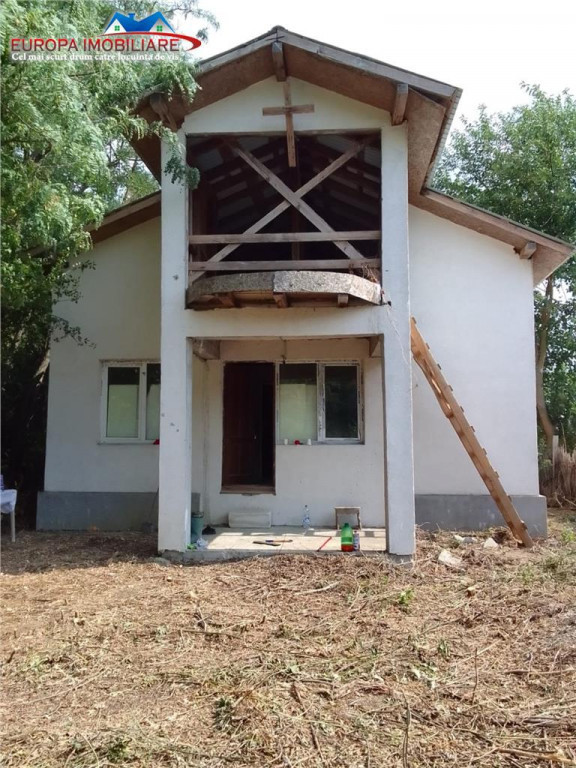 Casa P M si teren intravilan de in localitatea Patlageanca-