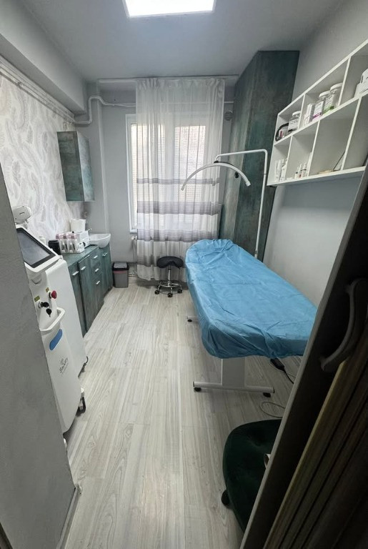 Spațiu comercial, zona Podu Roș, la bulevard