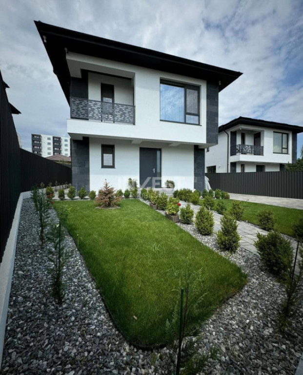 CASA 5 CAMERE, 3 BAI, 470MP TEREN, 135MP UTILI, ZONA MIROSLA