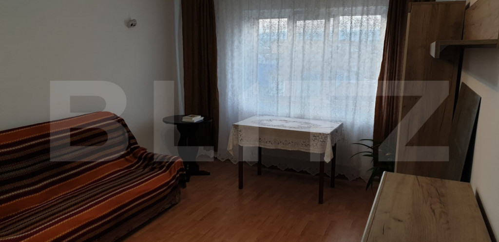 Apartament decomandat - Langa Liceul Ecaterina