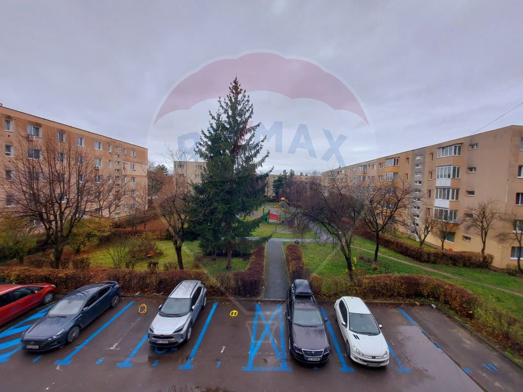 Apartament cu 3 camere de închiriat în zona Astra!