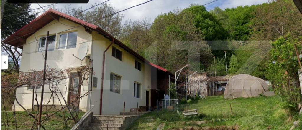 Casa cu etaj+Teren Cornu -PH