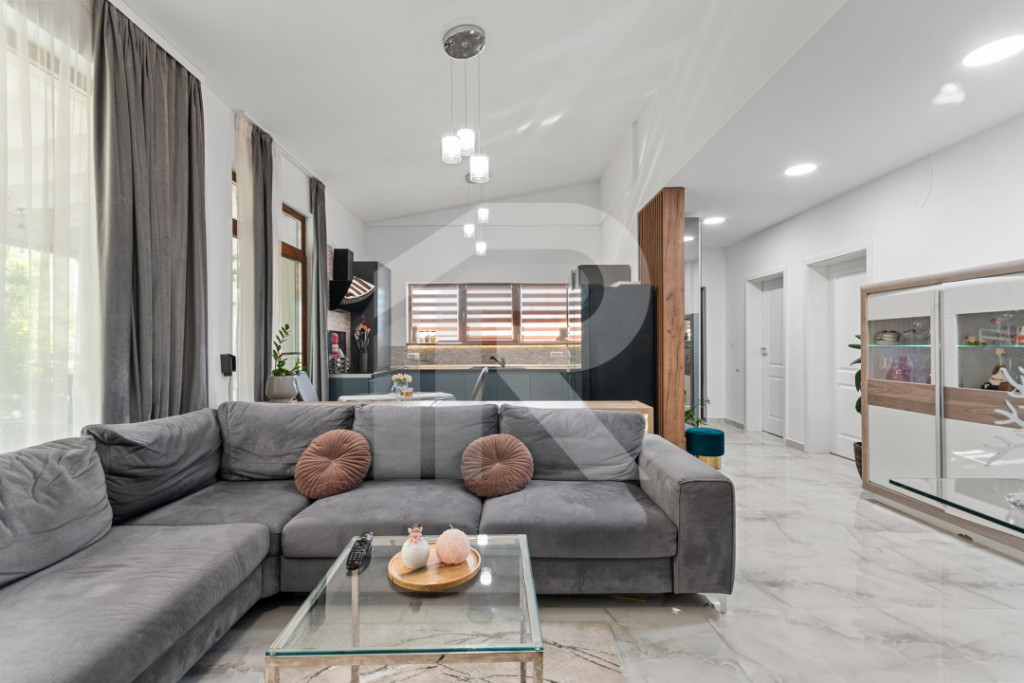 Casa individuala | 4 camere | Lot 300mp | Orientului 11 | TV