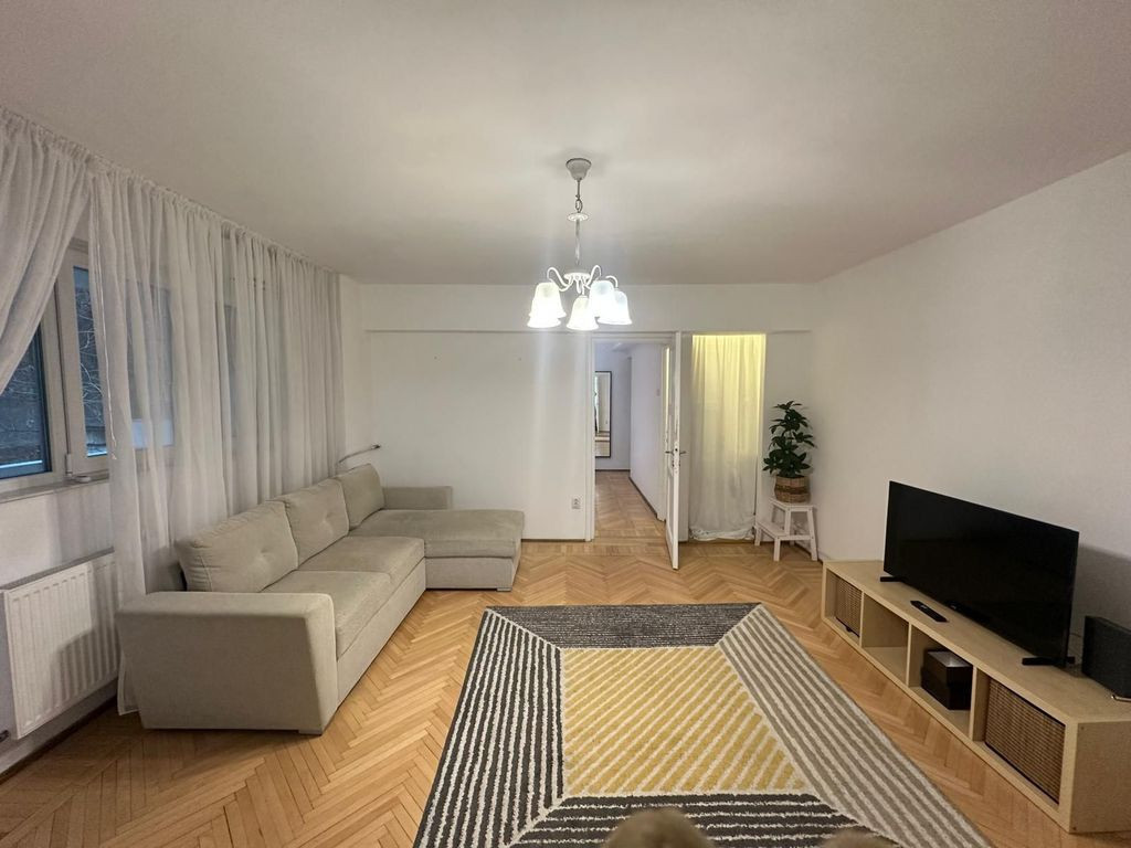 Inchiriere 2 camere Buzoianu Centru OCAZIE