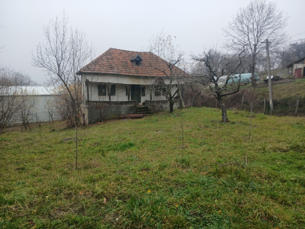Teren 2900mp + Casa de vanzare Miclosanii Mari, Dambovita