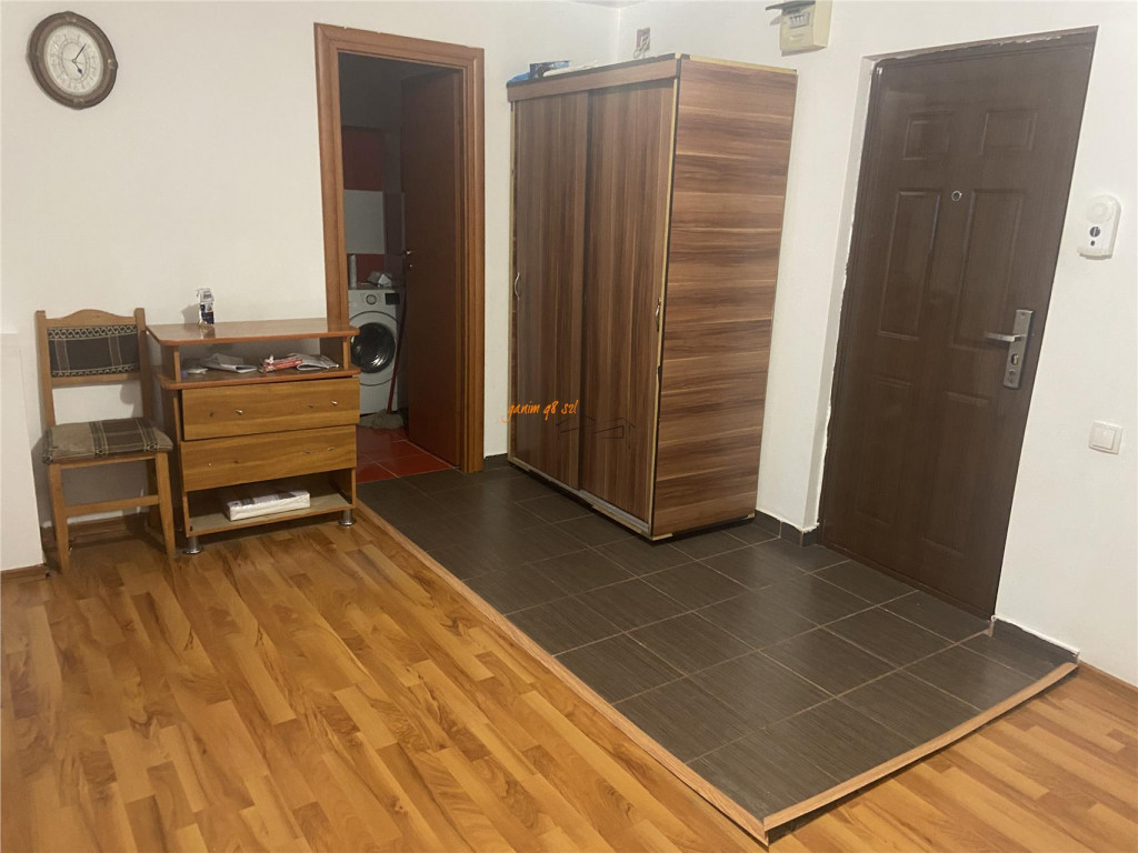 Garsoniera de , zona Spitalul Judetean Focsani , 28 mp , de