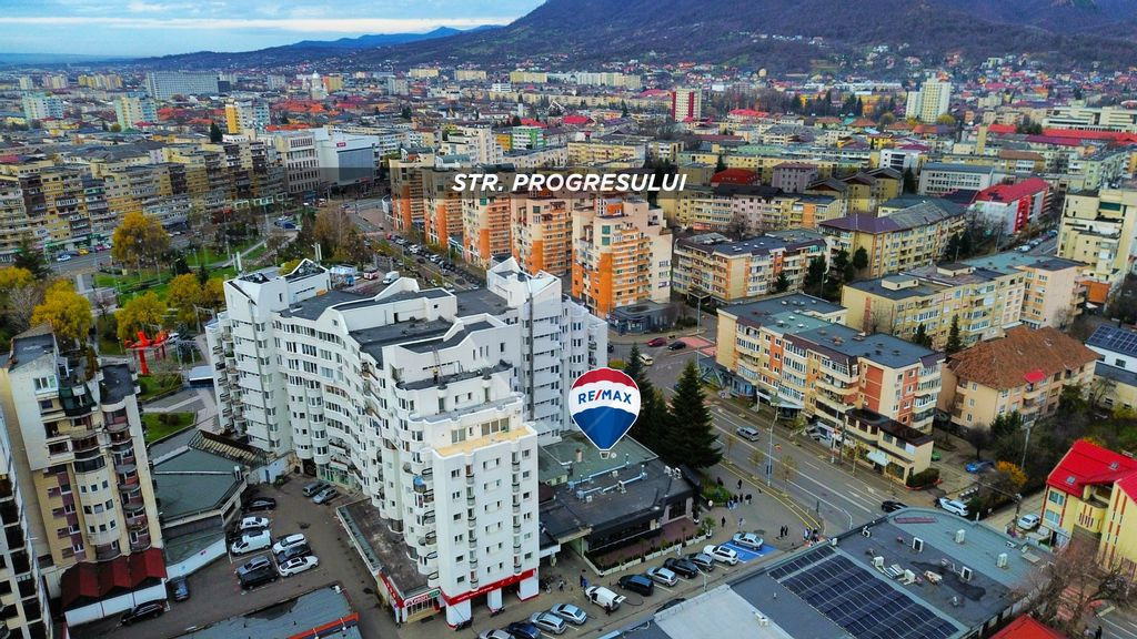 Spațiu comercial de închiriat, 272mp, zona strazii SCOL...