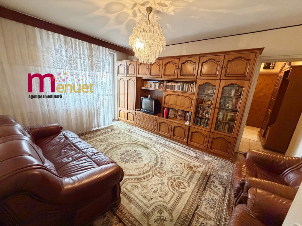 Apartament 2 camere,zona Piata Veche,etaj 3