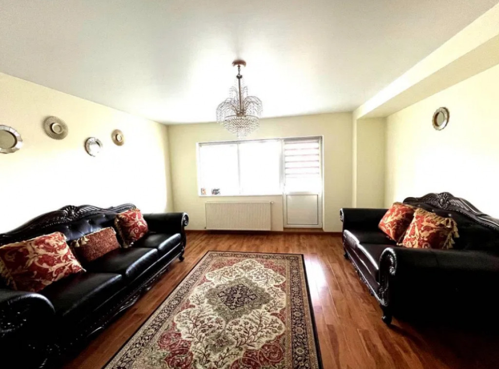 Apartament 2 camere, decomandat - zona Scriitorilor