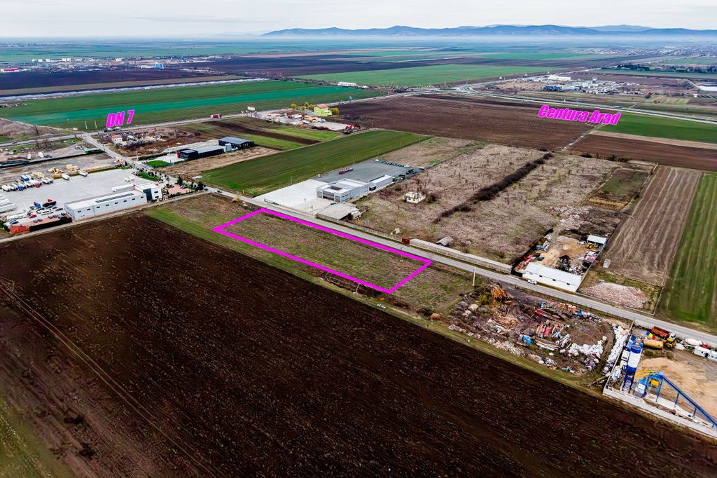 Teren cu acces DN7 și A1, ideal pentru dezvoltări indus...