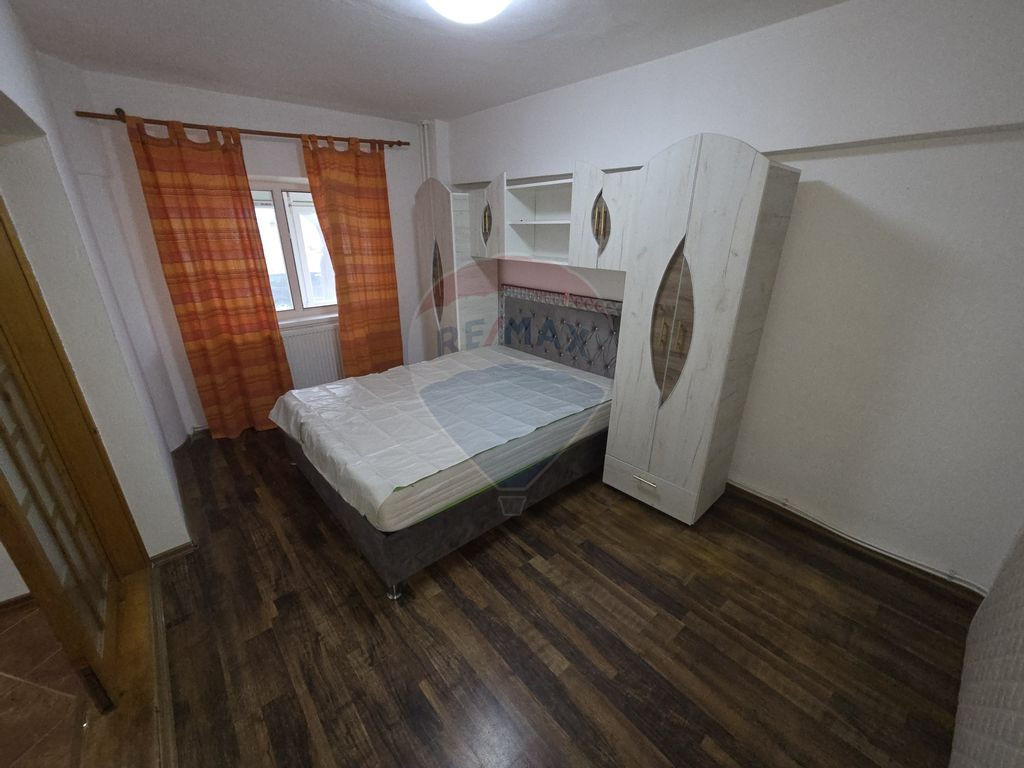 Garsoniera parter, strada 8 Martie