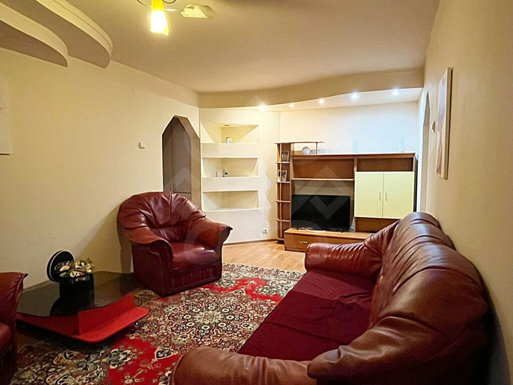 Apartament cu 3 camere de închiriat în Rogerius, Oradea