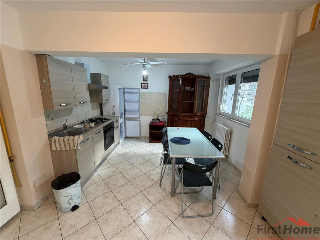 Apartament 4 camere transformat in 3, etaj 1, 100mp, Pictor