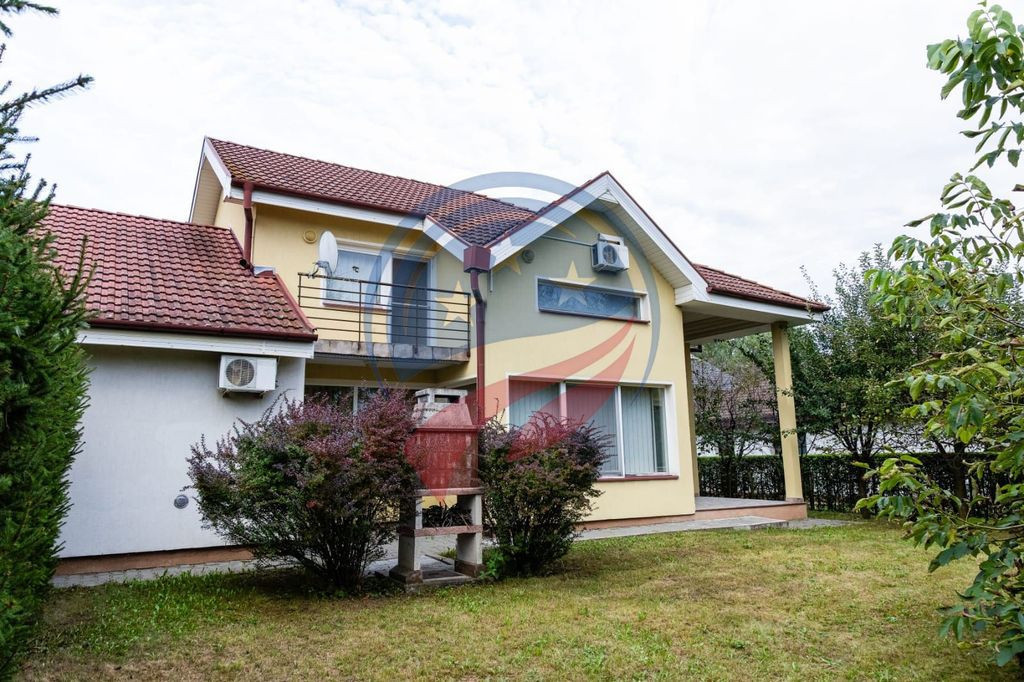 Vila superba cu cinci camere zona centrala