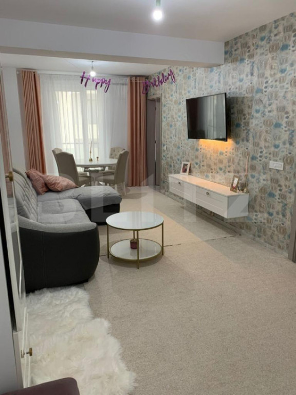 Apartament de 3 camere, loc de parcare + boxa, zona Pacurari