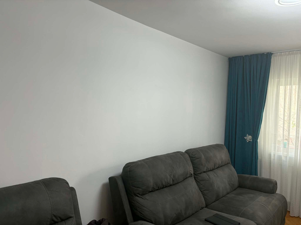 Apartament de 3 camere zona Codrul Cosminului
