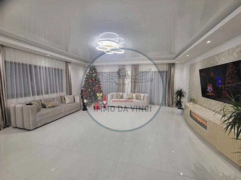 Casa cu PISCINA 248 mp utili + 580 mp teren si 2 garaje -...