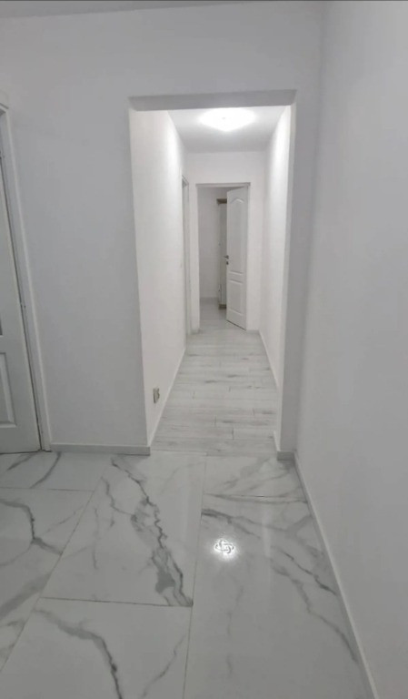 Apartament Cu 2 Camere - Parter - Zona George Enescu