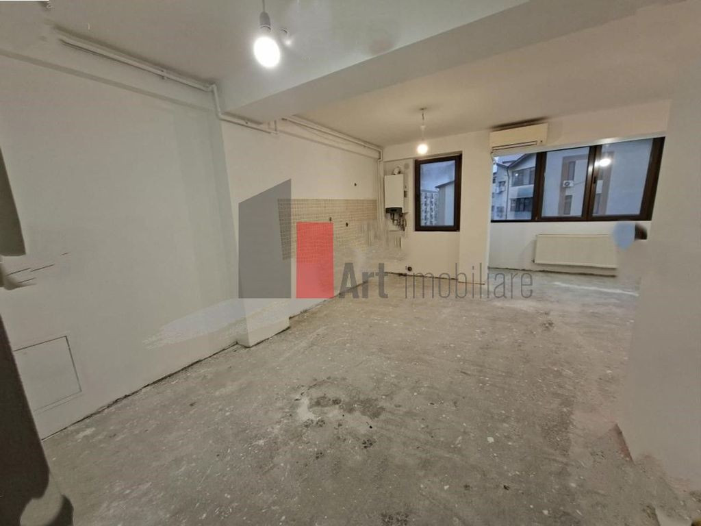Vânzare apartament semidecomandat 2 camere Metalurgiei