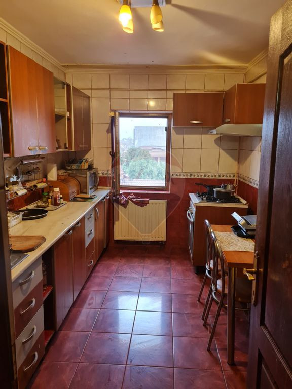 Apartament cu 4 camere în zona Ultracentrala( Primaria F...