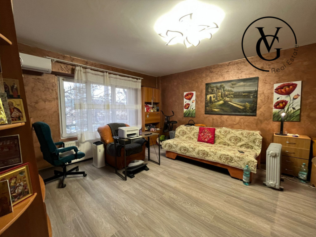 Garsoniera de vanzare decomandata 38 mpu balcon 8 mp loc par