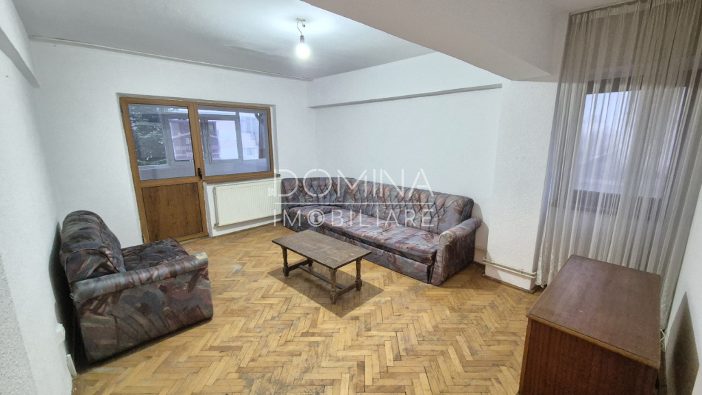 Apartament 3 camere - zona Casei de Cultură