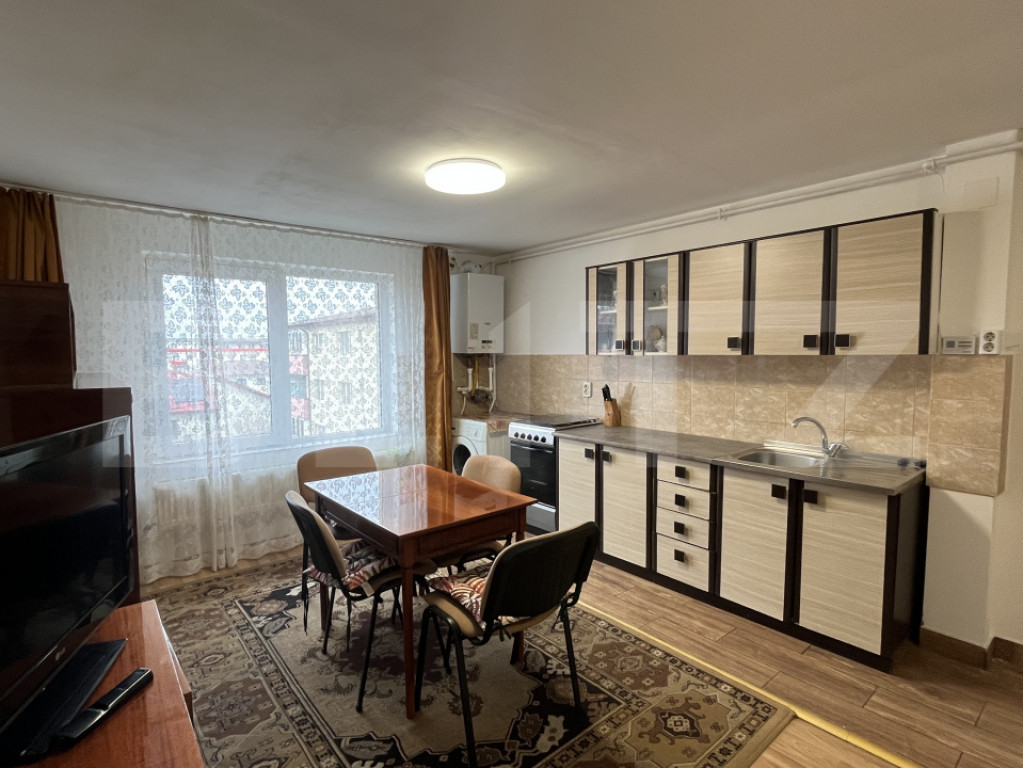 Apartament 3 camere, parcare, 50 mp, zona Șesul de sus