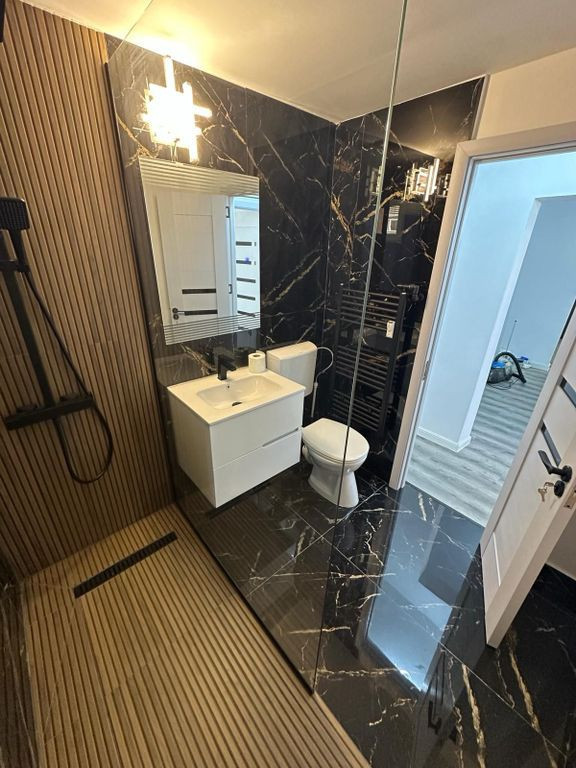 3 camere decomandat metrou Aparatorii Patriei sector 4