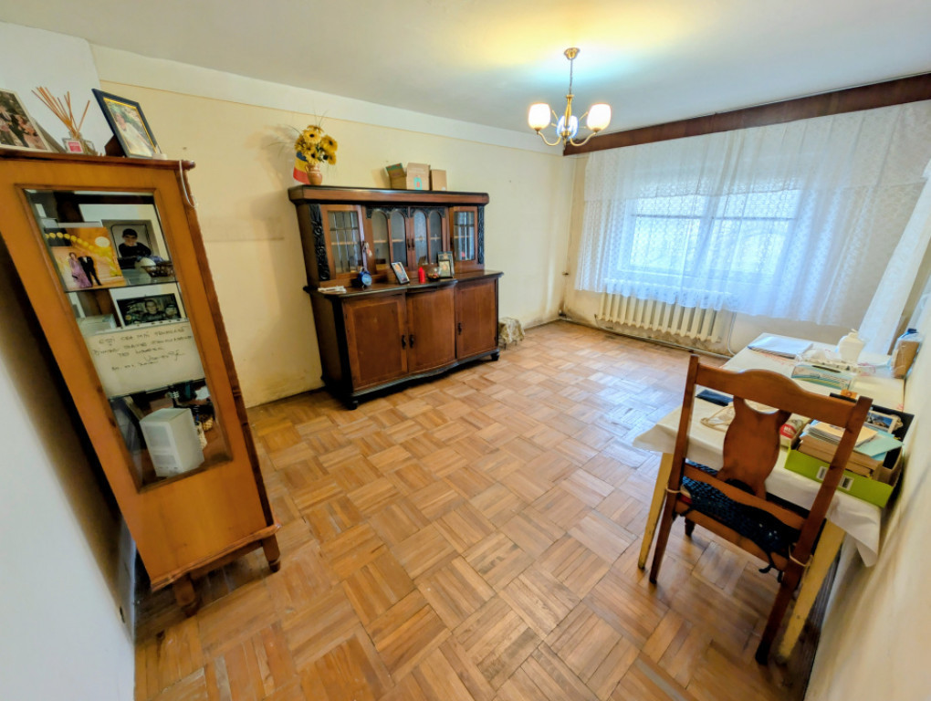 Apartament 4 camere decomandat 80mp 2 băi + balcon de renov