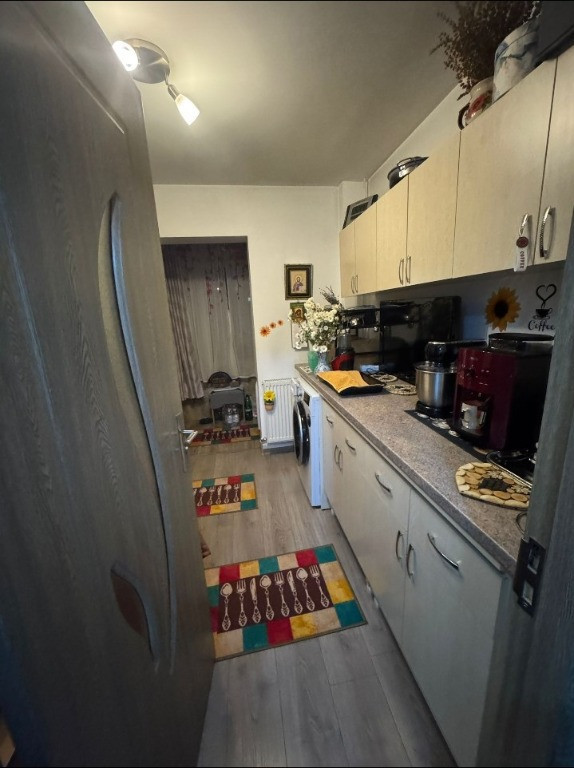 Apartament cu 2 Camere Decomandate Zona Burdujeni - Moldova