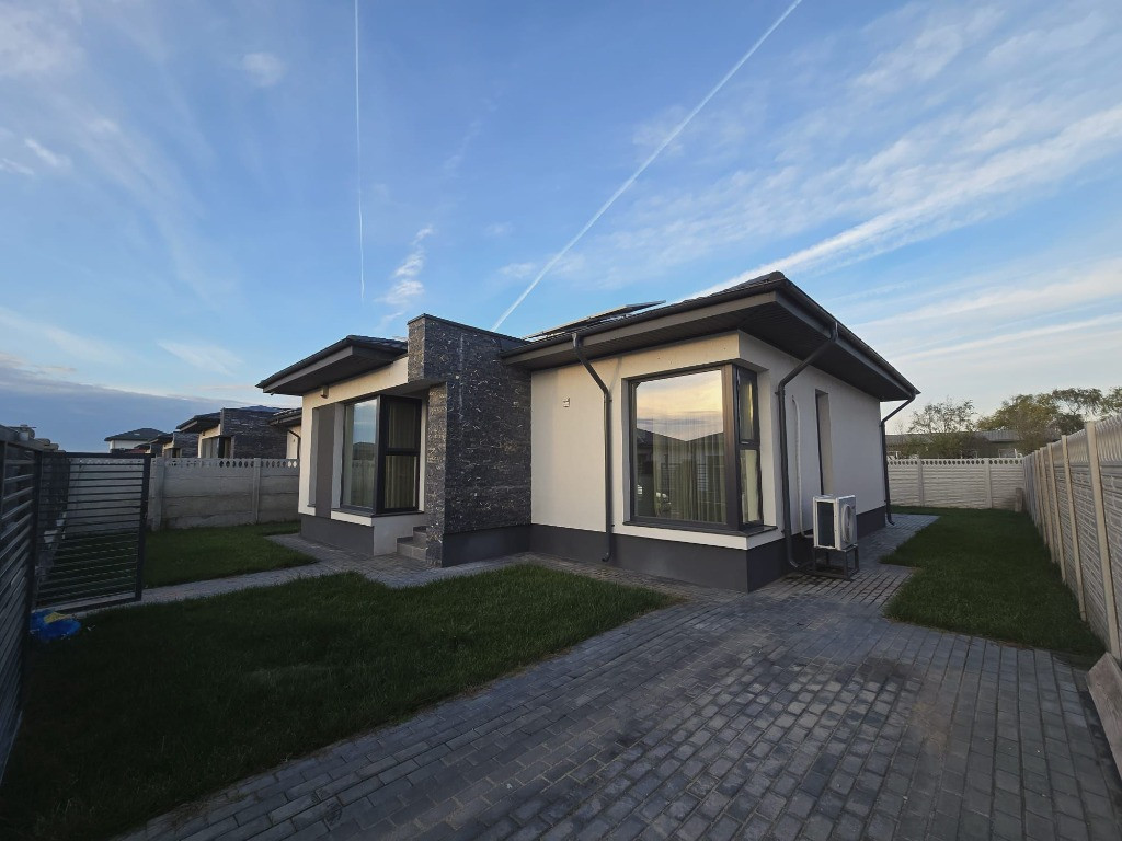 3 Camere Mobilat Utilat - Parcare - Boxa - 149.000eur - Gata de mutat