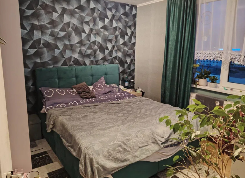 Apartament 2 camere, decomandat - zona Tractorul