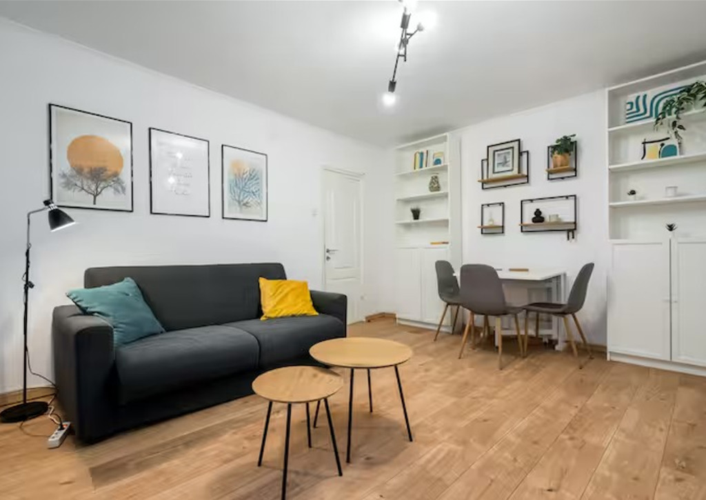 Ultracentral - Magheru, langa metrou, apartament 2 camere mobilat