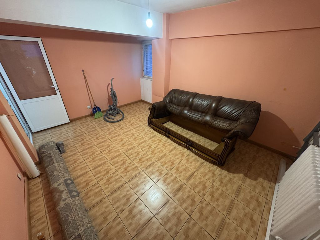 Apartament 3 camere zona Far
