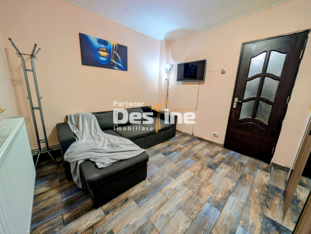 Casa cu 3 camere in Visan aproape de transport, 2 bai, curte