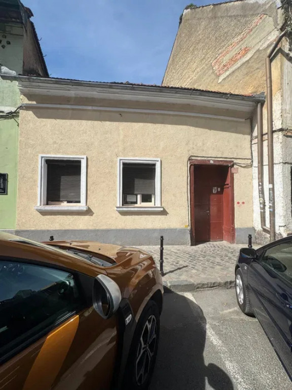 Casa 2 camere ,deschidere stradala , potential comercial ult
