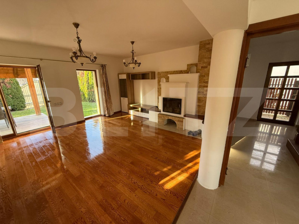 Casă deosebită 170 mp, 4 camere, grădină și 5 parcări