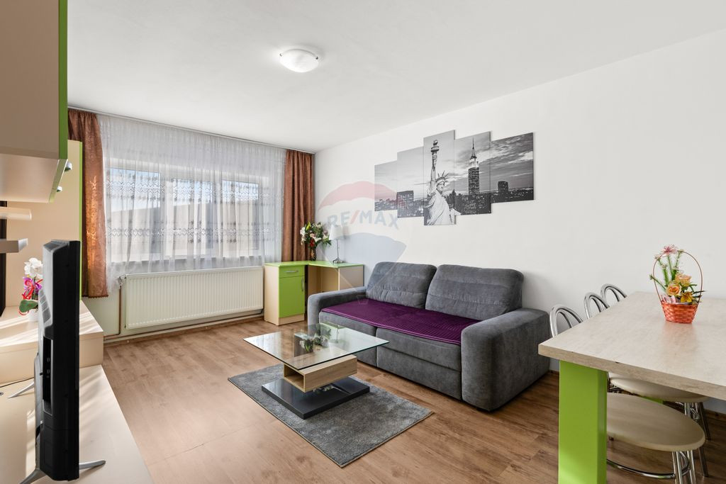 Apartament tip PENTHOUSE cu 3 camere de închiriat ADORA ...