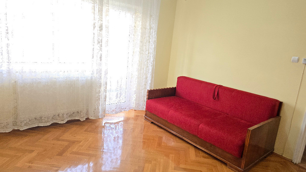 Vand sau inchiriez apartament 4 camere in Deva, Pieta Centrala, et. 3