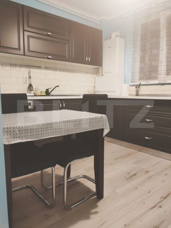 Apartament cu 3 camere, 62 mp, parcare, zona Sesul de Sus